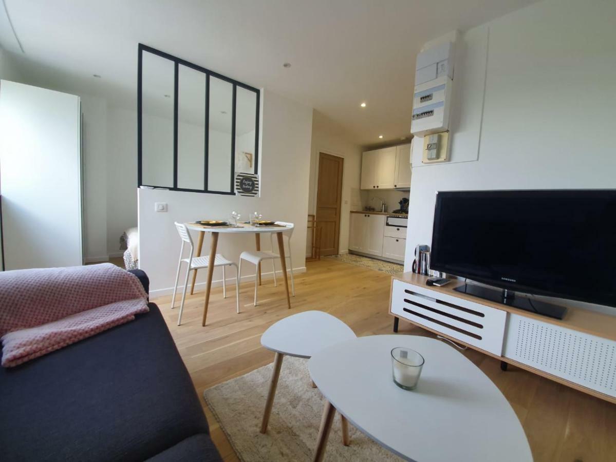 Les Lilas Apartment *